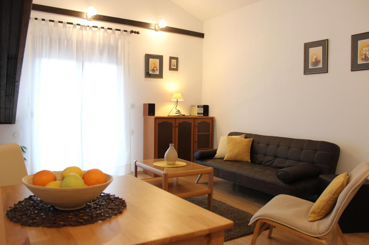 Apartments Dejana Štinjan Bagian luar foto